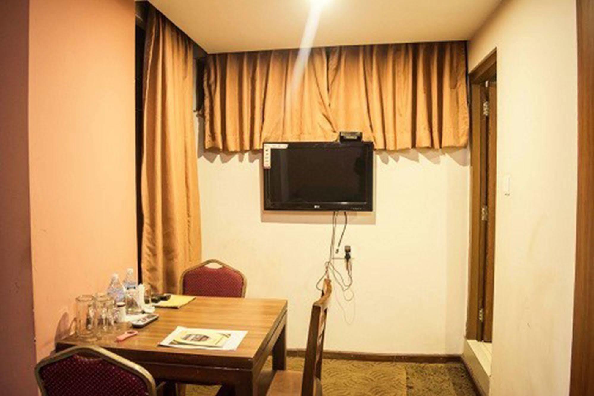 Aryal International Hotel Kathmandu Exterior foto