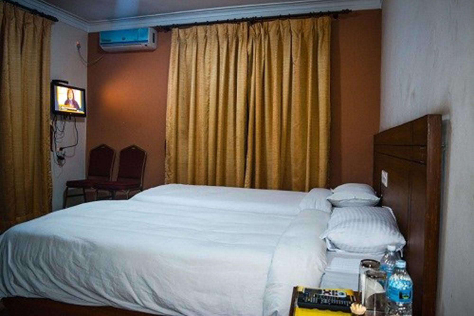 Aryal International Hotel Kathmandu Exterior foto